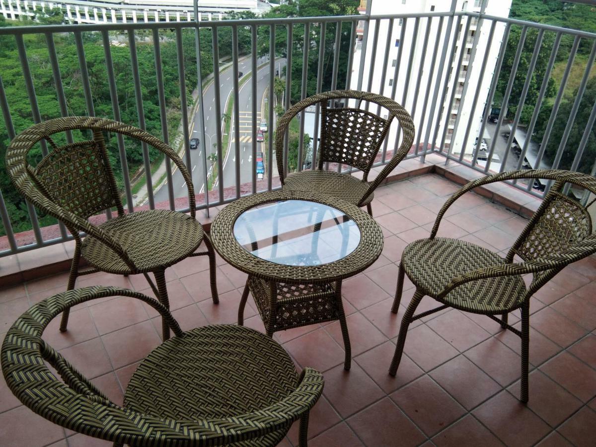 Ainis Guest House In Vista Amani Condominium Куала-Лумпур Экстерьер фото
