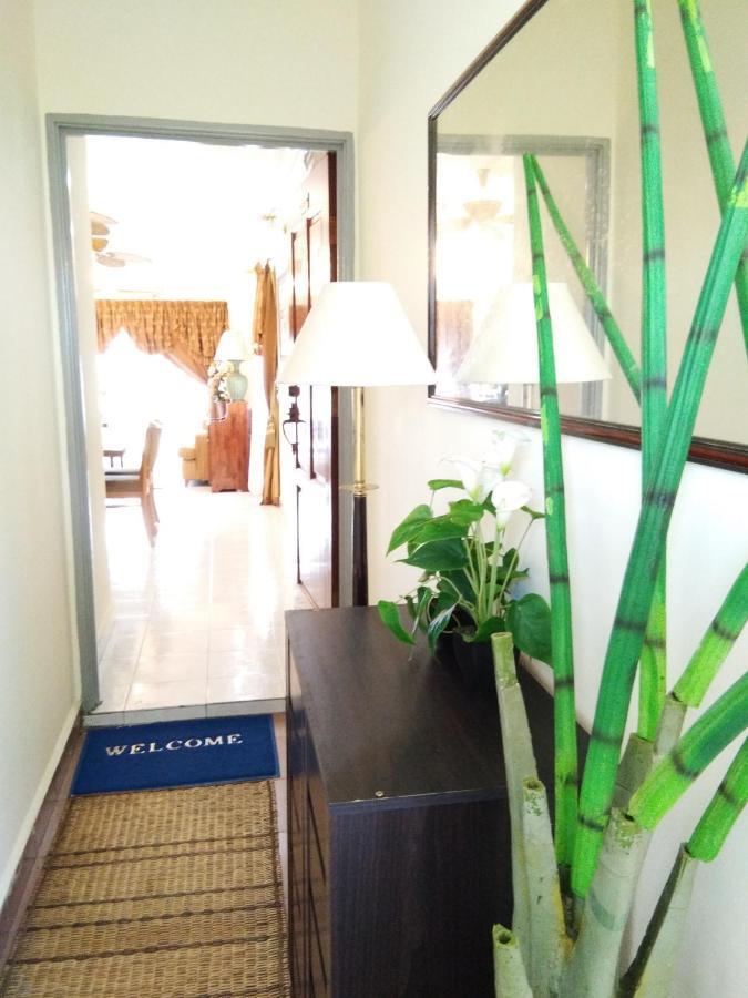 Ainis Guest House In Vista Amani Condominium Куала-Лумпур Экстерьер фото