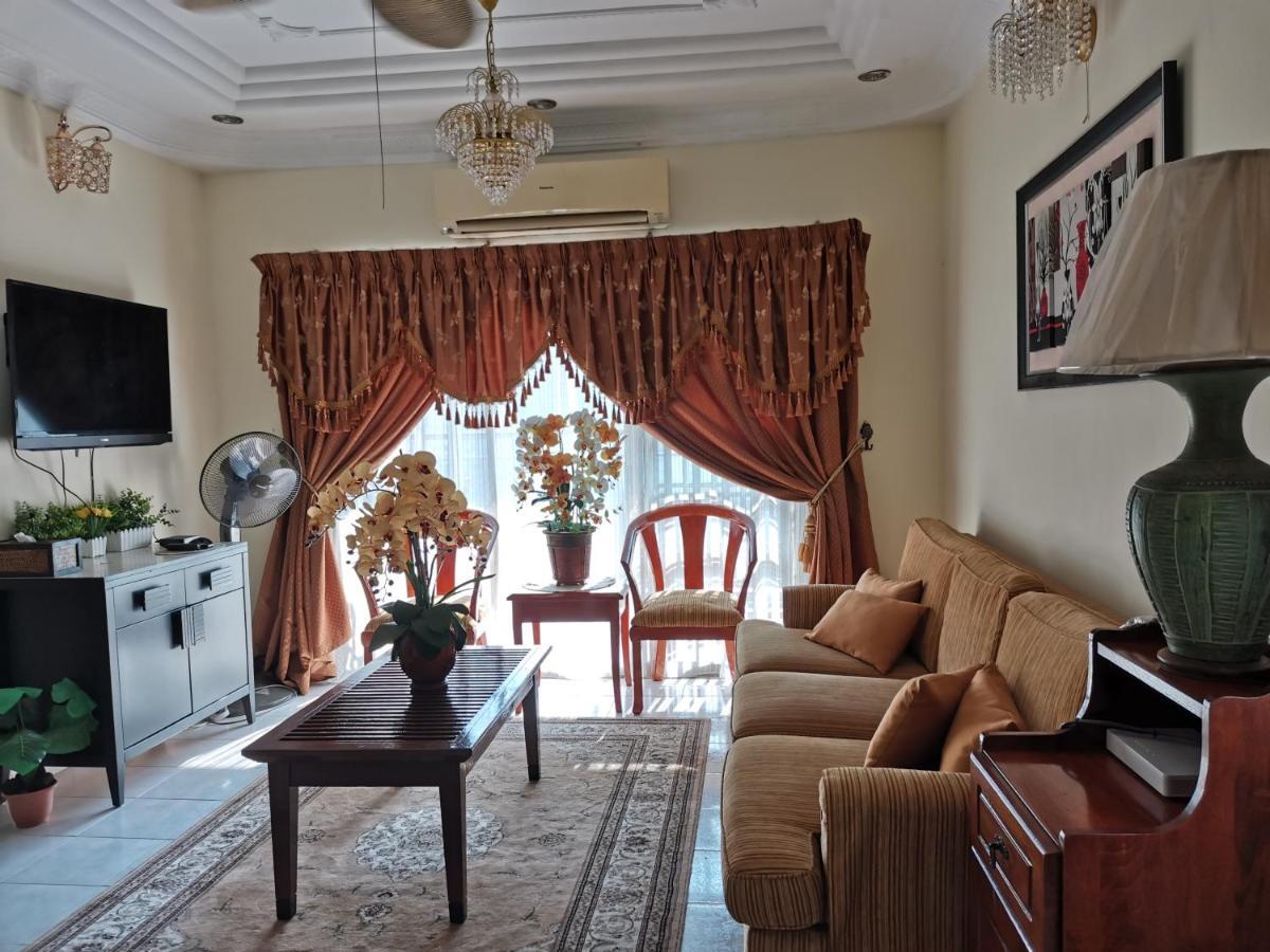 Ainis Guest House In Vista Amani Condominium Куала-Лумпур Экстерьер фото