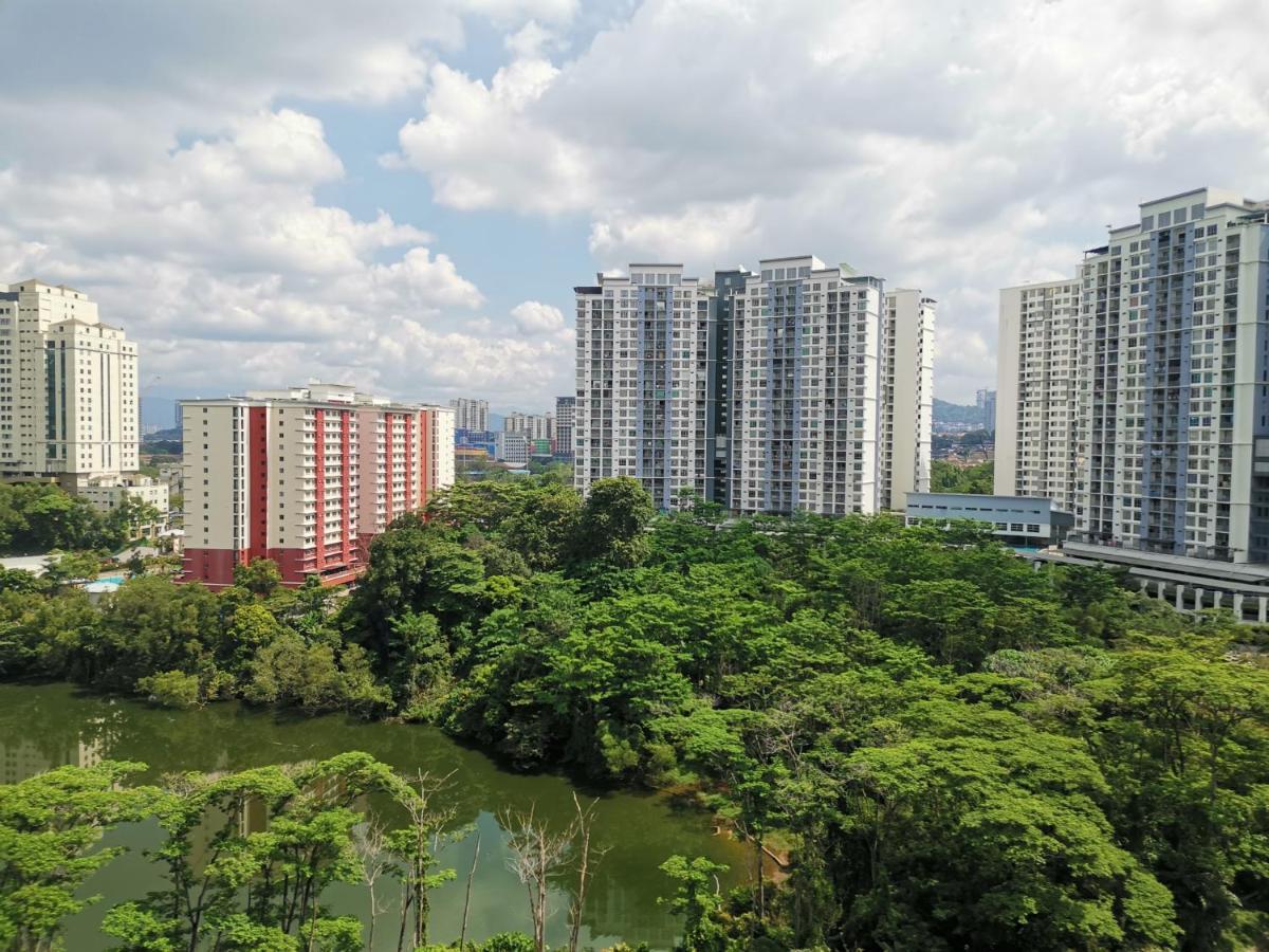 Ainis Guest House In Vista Amani Condominium Куала-Лумпур Экстерьер фото